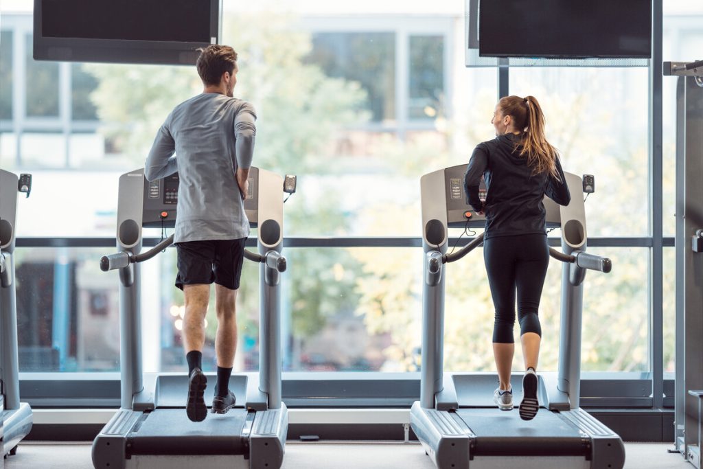 Laufband im Fitnessstudio